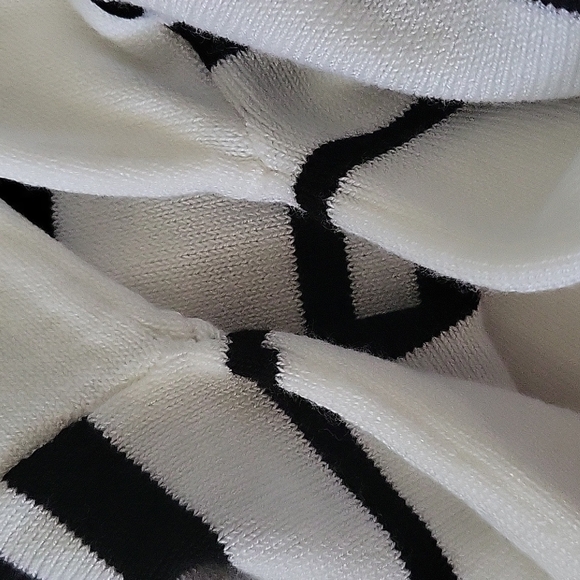 Cato white with black stripes wide neck 3/4 sleeve sweater NWT - Picture 9 of 11